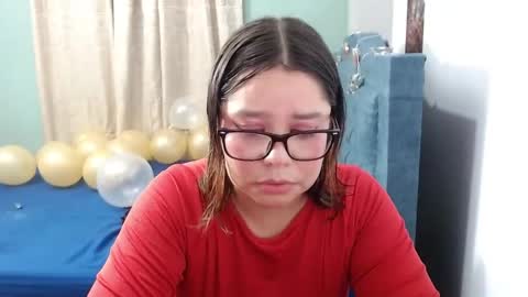 eimy_saenzz online show from May 29, 12:52 am