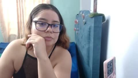eimy_saenzz online show from May 31, 4:14 pm
