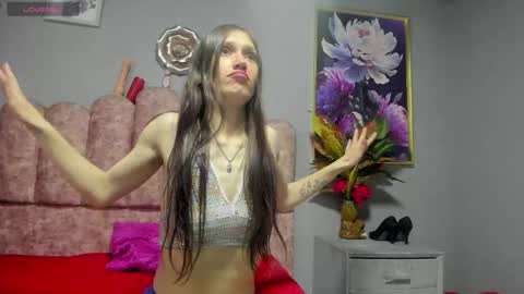 eiralovee online show from April 7, 7:25 pm