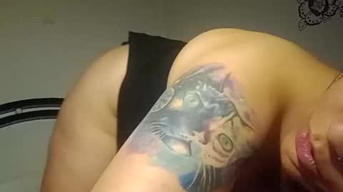 Snapshot of eireneninon chatting on January 22, 4:23 am Eirene online show from January 22, 4:23 am