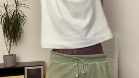 Eitan online show from December 8, 1:25 pm