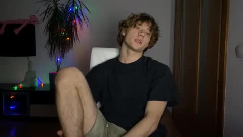 Eitan online show from December 26, 12:38 pm