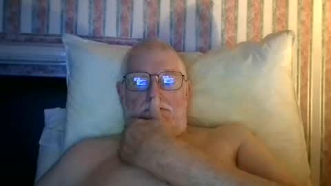 Snapshot of eketman1964 chatting on October 31, 10:55 pm eketman1964 online show from October 31, 10:55 pm