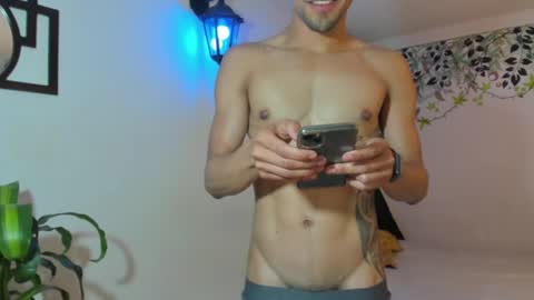 xoxo online show from January 9, 12:25 am