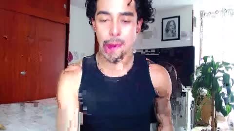 xoxo online show from April 6, 9:49 pm