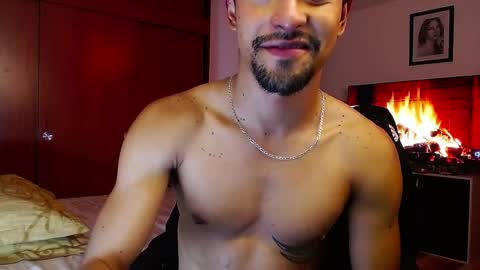 xoxo online show from April 8, 12:10 am