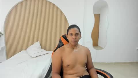 ekko_s online show from May 8, 12:10 pm