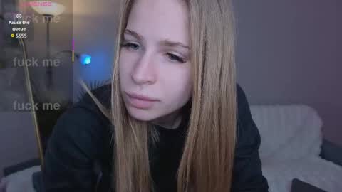 Snapshot of el1s_evans chatting on April 28, 10:20 am please read my bio there is information about private shows and about my personality online show from April 28, 10:20 am