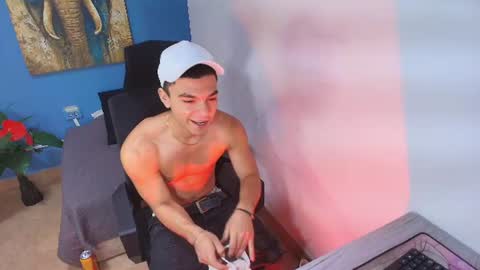 Snapshot of el_jefe32 chatting on July 17, 7:08 pm jonathan online show from July 17, 7:08 pm