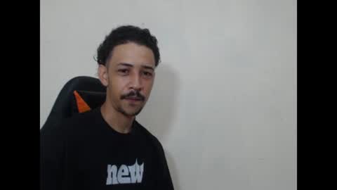 Snapshot of el_menor chatting on July 31, 2:22 am Instagram BelowAbajo online show from July 31, 2:22 am