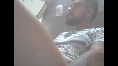 Snapshot of el_principe_veryhot chatting on October 29, 5:20 am el_principe_veryhot online show from October 29, 5:20 am