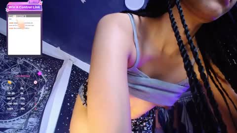 Snapshot of ela_0 chatting on January 29, 2:21 pm Ela Help me reach 100 thumbs up online show from January 29, 2:21 pm