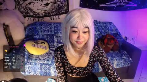 Snapshot of ela_0 chatting on February 15, 1:42 am Ela Help me reach 100 thumbs up online show from February 15, 1:42 am