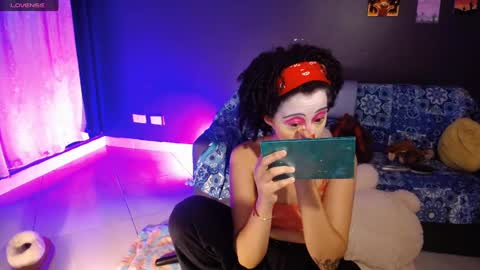 Snapshot of ela_0 chatting on March 8, 4:56 am Ela Help me reach 100 thumbs up online show from March 8, 4:56 am