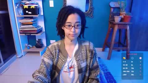 Snapshot of ela_0 chatting on October 26, 7:47 am Ela Help me reach 100 thumbs up online show from October 26, 7:47 am