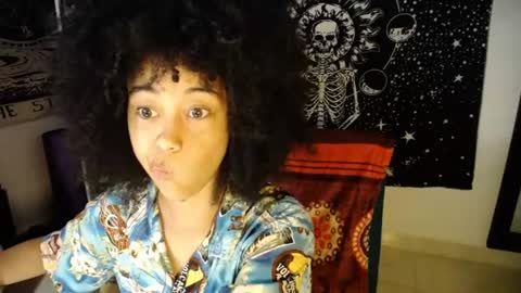 Snapshot of ela_0 chatting on June 15, 2:25 am Ela Help me reach 100 thumbs up online show from June 15, 2:25 am