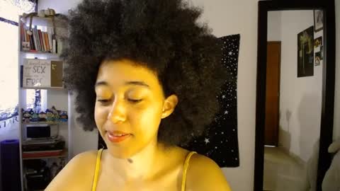 Snapshot of ela_0 chatting on August 2, 5:22 pm Ela Help me reach 100 thumbs up online show from August 2, 5:22 pm