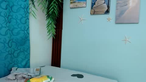 Snapshot of eladyrous98 chatting on December 19, 5:20 pm ladi online show from December 19, 5:20 pm