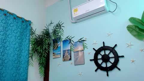 Snapshot of eladyrous98 chatting on December 23, 3:15 am ladi online show from December 23, 3:15 am