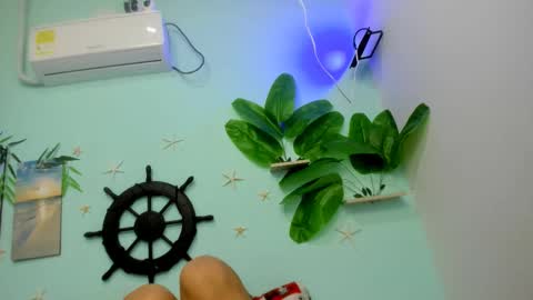 Snapshot of eladyrous98 chatting on February 6, 1:36 pm ladi online show from February 6, 1:36 pm