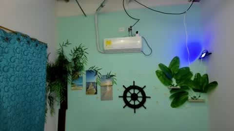 Snapshot of eladyrous98 chatting on February 22, 2:37 pm ladi online show from February 22, 2:37 pm