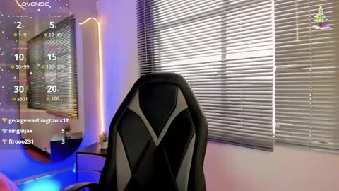 Elaia online show from December 3, 6:17 pm