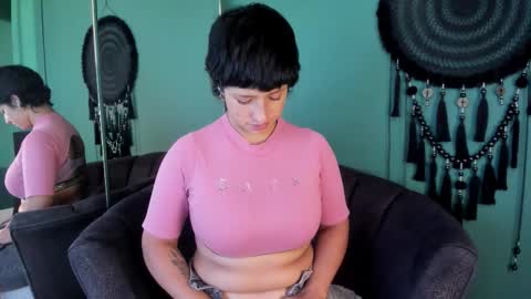 Snapshot of elaine87_ chatting on March 1, 11:34 am elaine87_ online show from March 1, 11:34 am