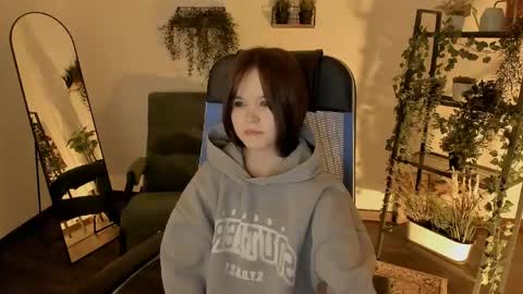 Your sweet girl online show from April 12, 10:15 pm