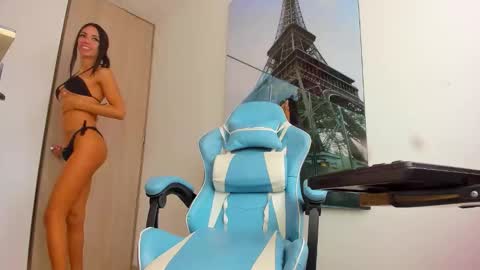 Snapshot of elalux777 chatting on October 20, 3:45 pm elalux777 online show from October 20, 3:45 pm