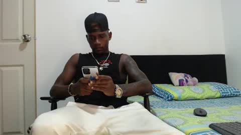 Snapshot of elamerikanohot chatting on June 16, 6:54 pm stiwart online show from June 16, 6:54 pm