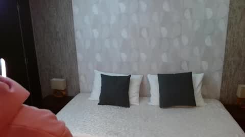 Snapshot of elamurray chatting on December 2, 11:15 am elamurray online show from December 2, 11:15 am