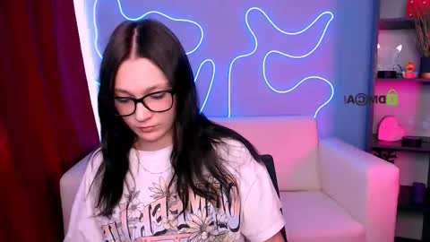 Snapshot of elani_grey chatting on February 27, 10:15 am elani online show from February 27, 10:15 am