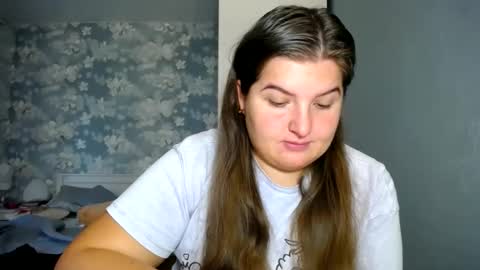 Elanis online show from October 4, 12:47 pm