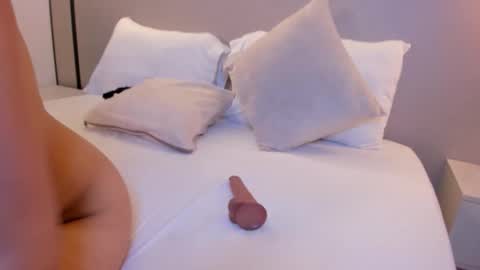 elara_bloom_ online show from February 27, 7:36 pm