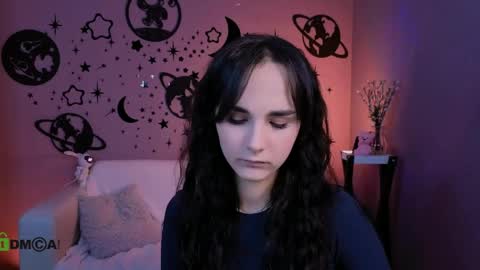 Elara online show from April 4, 7:22 pm