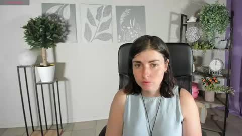 Snapshot of elara_starfall chatting on July 1, 5:31 am Marta online show from July 1, 5:31 am