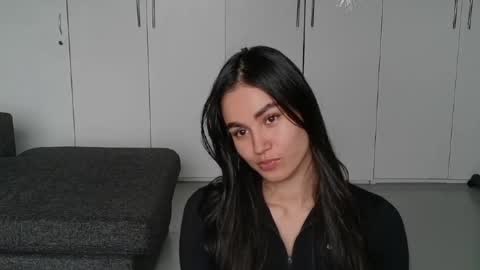 Snapshot of elarahayes chatting on June 8, 1:11 pm Elara Hayes online show from June 8, 1:11 pm