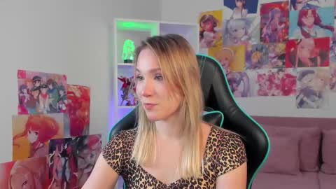 elaravoltage online show from March 18, 5:16 pm