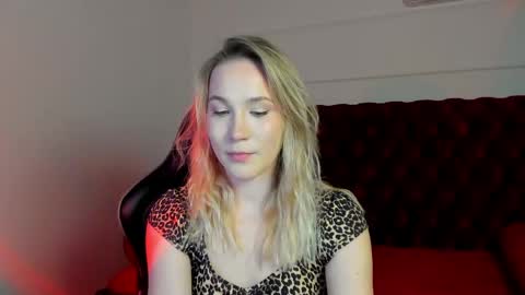 elaravoltage online show from March 25, 5:19 pm