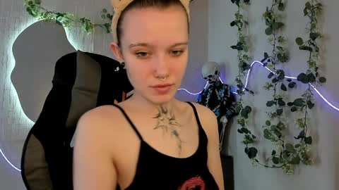 elastikiss online show from April 11, 8:18 am