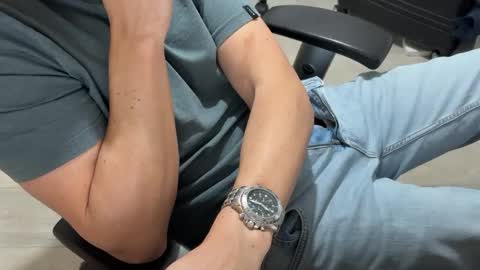 Snapshot of elc_2 chatting on January 18, 10:28 pm elc_2 online show from January 18, 10:28 pm