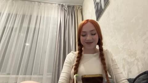 Lois online show from April 15, 7:58 pm