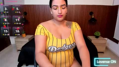 Electra Rose online show from October 17, 11:35 am
