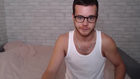 Snapshot of electric_smile chatting on September 18, 7:43 am Alex online show from September 18, 7:43 am