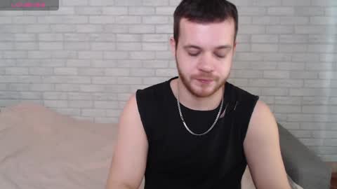 Snapshot of electric_smile chatting on April 21, 6:52 am Alex online show from April 21, 6:52 am