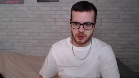 Snapshot of electric_smile chatting on April 26, 8:01 am Alex online show from April 26, 8:01 am