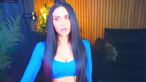 Snapshot of elegant_mysterious chatting on January 14, 10:58 pm elegant_mysterious online show from January 14, 10:58 pm