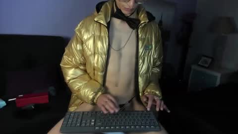 Snapshot of elegant_wolf chatting on December 9, 4:37 pm Elegant online show from December 9, 4:37 pm