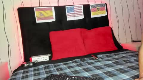 Snapshot of elegant_wolf chatting on January 16, 3:02 am Elegant online show from January 16, 3:02 am