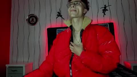 Snapshot of elegant_wolf chatting on January 19, 2:47 am Elegant online show from January 19, 2:47 am